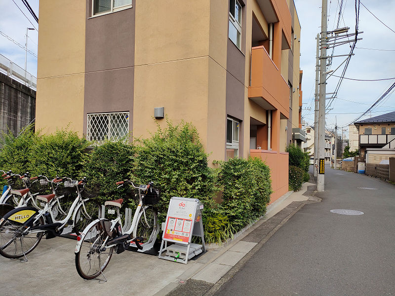 ファイル:HelloCycling cyclestation apartment.jpg