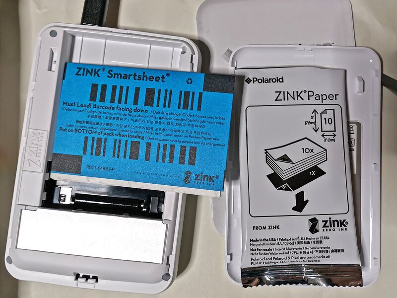 ファイル:Polaroid ZIP Mobile Printer bluepaper.jpg