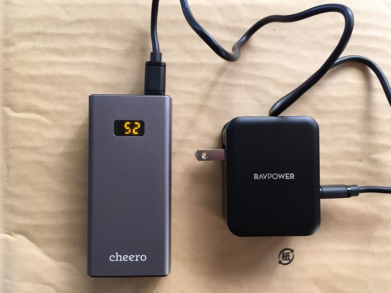 ファイル:Cheero CHE-101 RAVPower RP-PC060.jpg